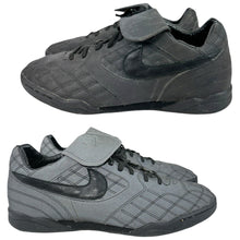 Load image into Gallery viewer, 2009 Nike Air Zoom City Tiempo 3M Livestrong
