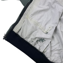 Load image into Gallery viewer, 2000s Columbia omni tech wading jacket
